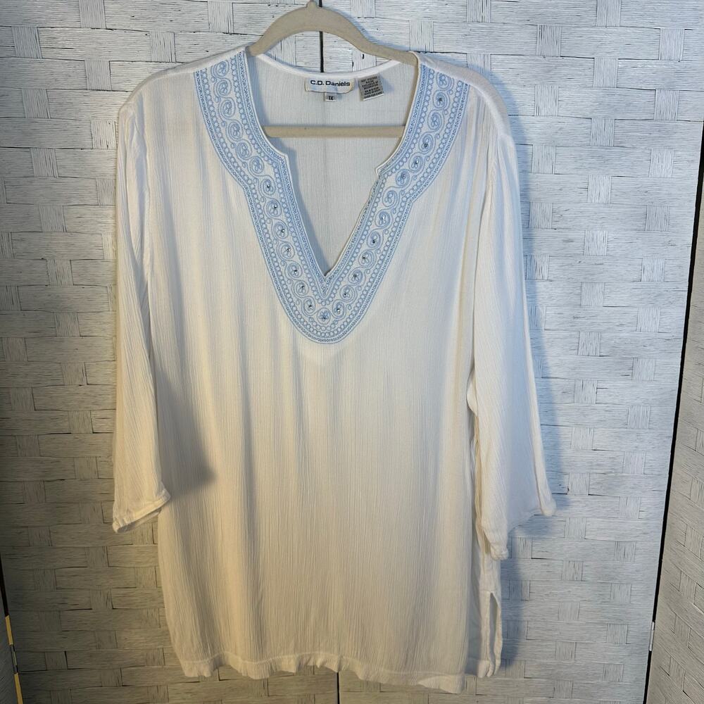 C.D. Daniels women's tunic blouse white gauze blue embroidery bohemian plus size